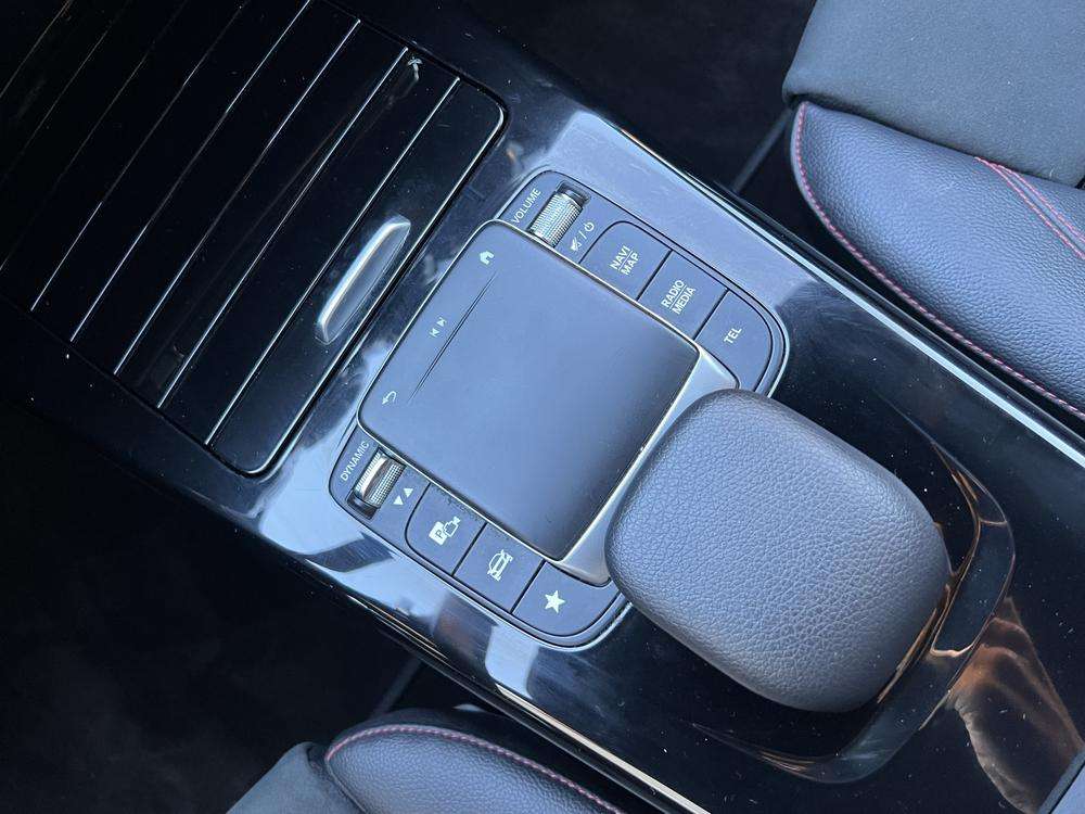 Mercedes-Benz Clase A 200 AMG 2022 negro - foto 13