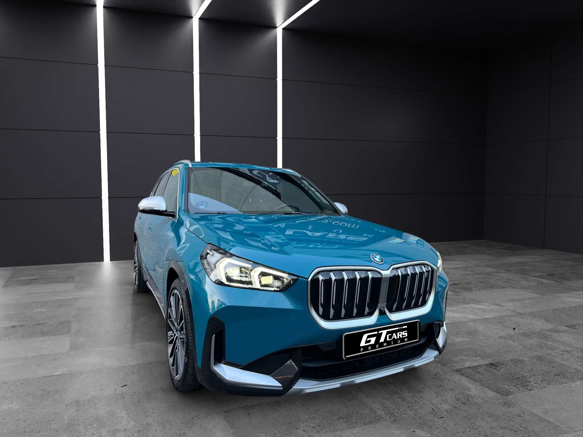 BMW IX1 xDrive 30 2023 azul - foto 2