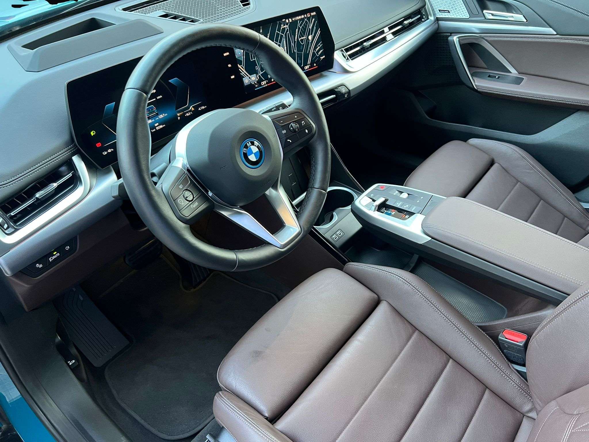 BMW IX1 xDrive 30 2023 azul - foto 6