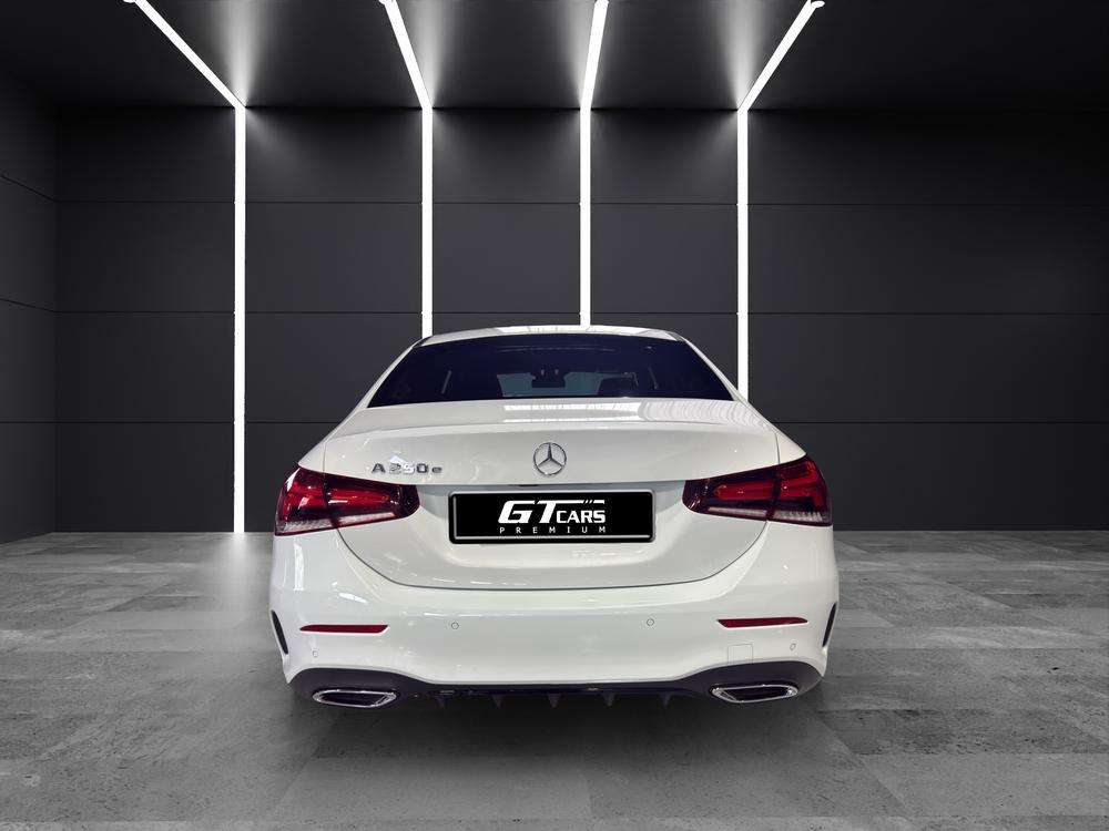 Mercedes-Benz Clase A Sedan 250e AMG 2022 blanco - foto 5