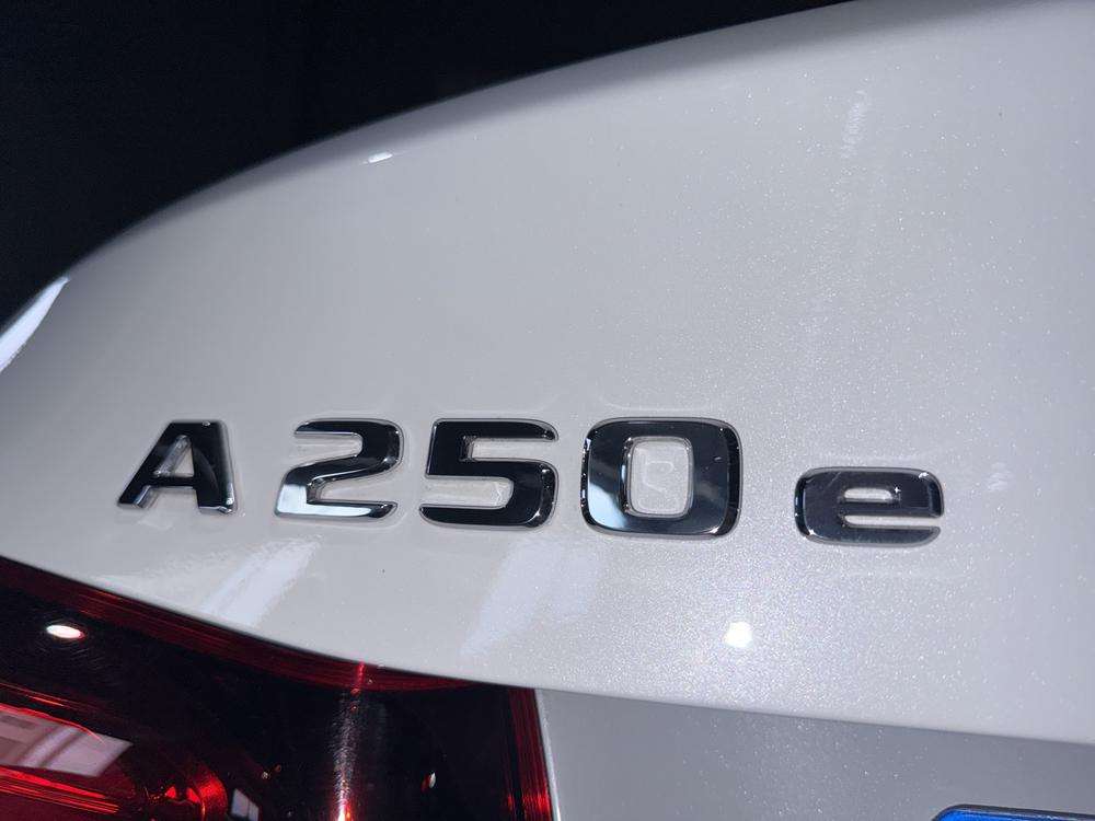 Mercedes-Benz Clase A Sedan 250e AMG 2022 blanco - foto 8