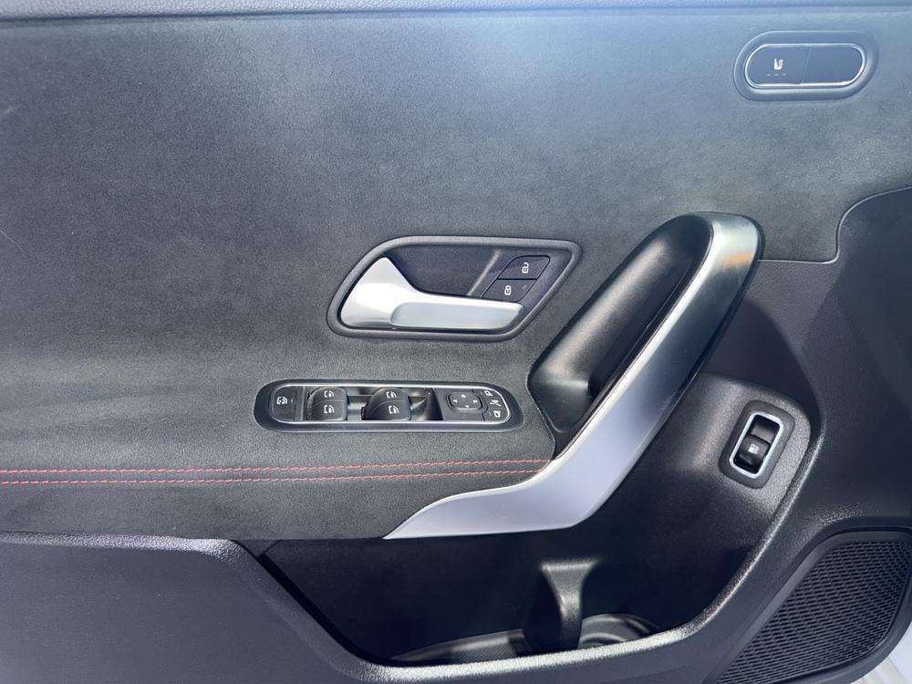 Mercedes-Benz Clase A Sedan 250e AMG 2022 blanco - foto 15