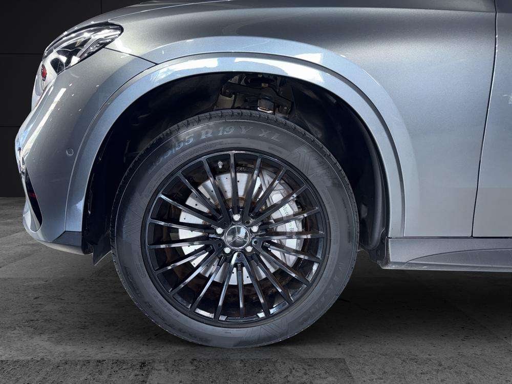 Mercedes-Benz GLC SUV 300e AMG 2022 gris montaña - foto 4