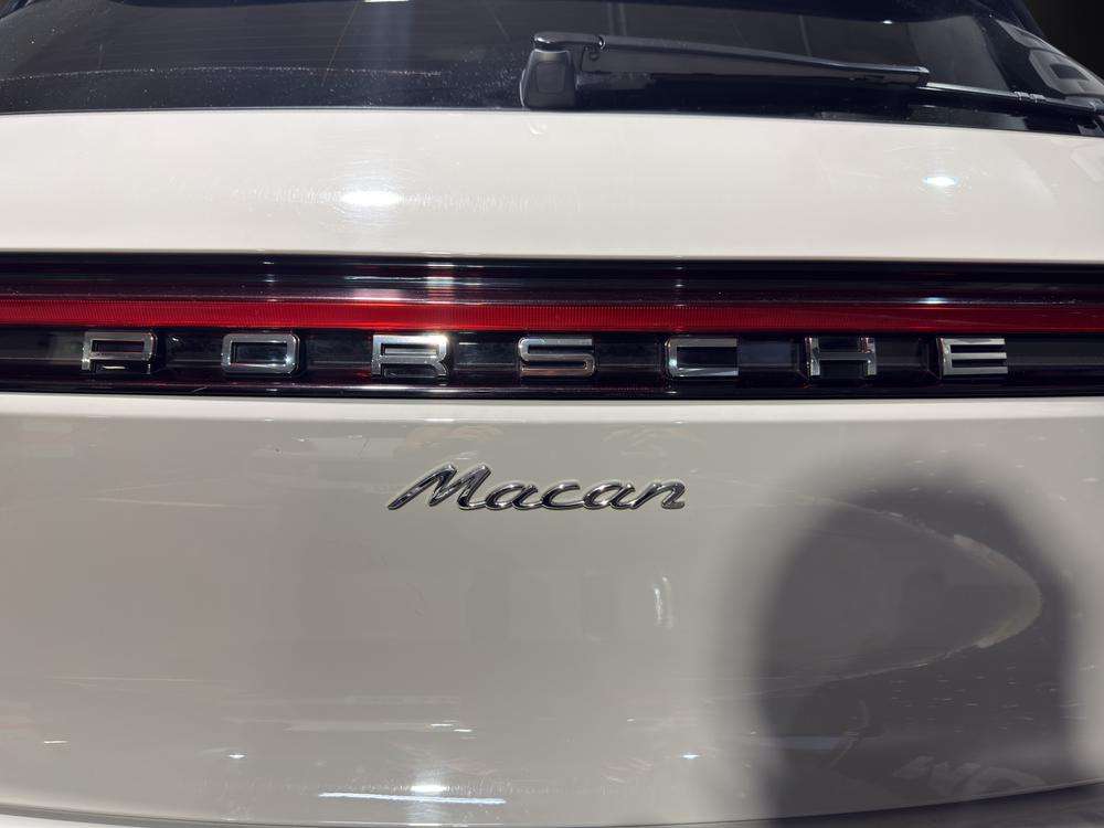 Porsche Macan . 2022 gris crayon - foto 8