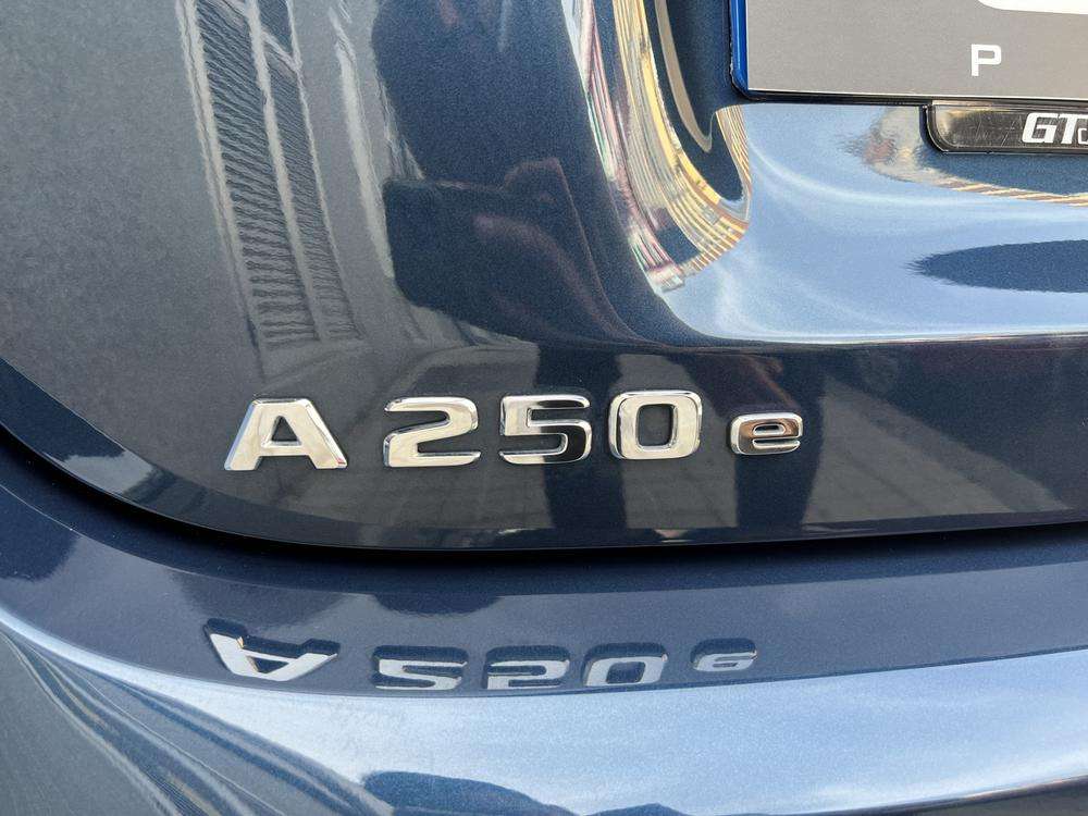 Mercedes-Benz Clase A 250e AMG 2022 azul denim - foto 7