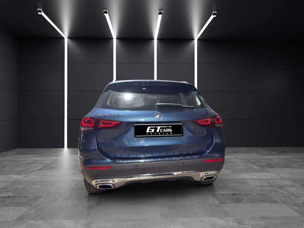 Mercedes-Benz GLA 250e Progressive 2021 azul denim - foto 5