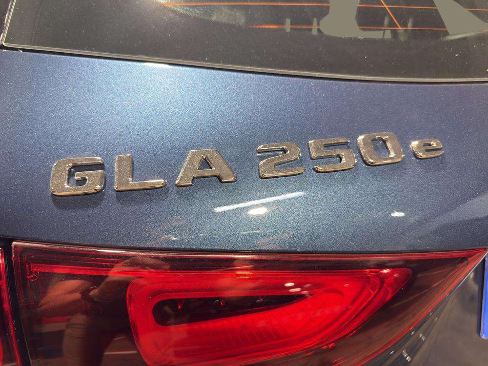 Mercedes-Benz GLA 250e Progressive 2021 azul denim - foto 8
