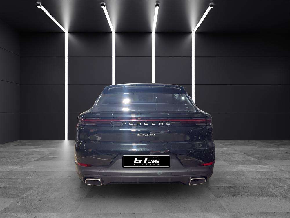 Porsche Cayenne Coupé E-Hybrid 2024 negro - foto 4