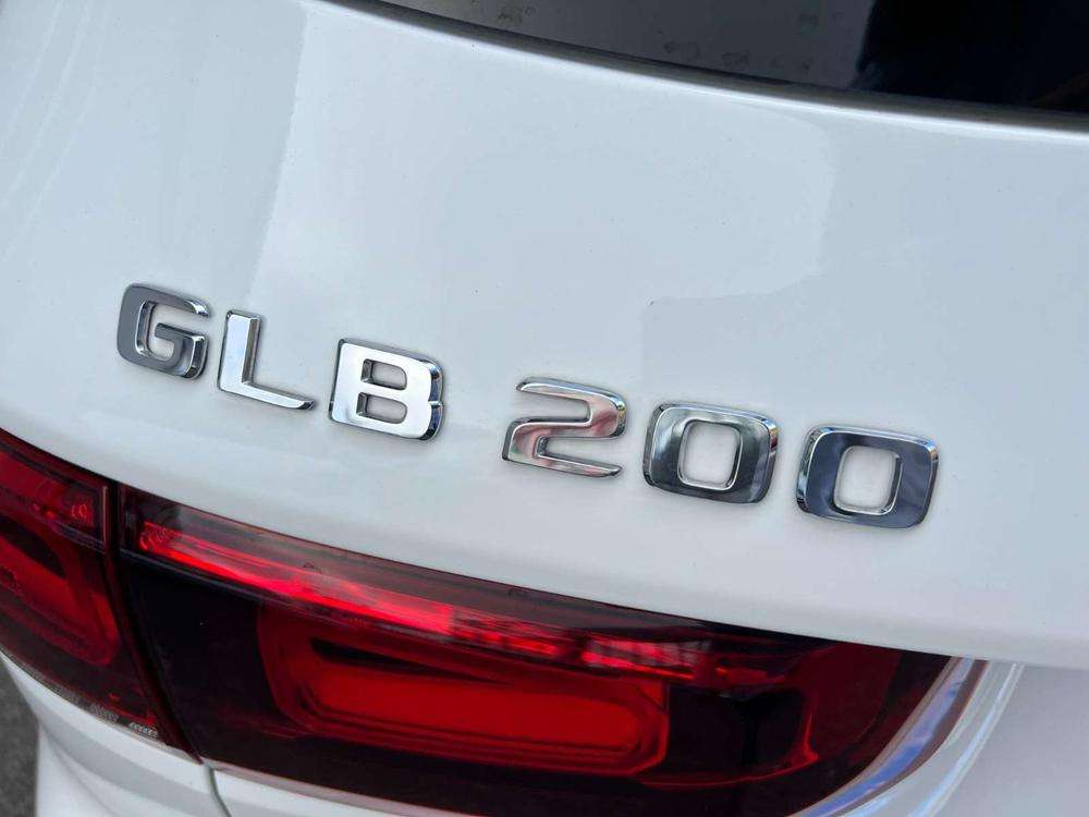 Mercedes-Benz GLB 200 AMG 2022 blanco - foto 6