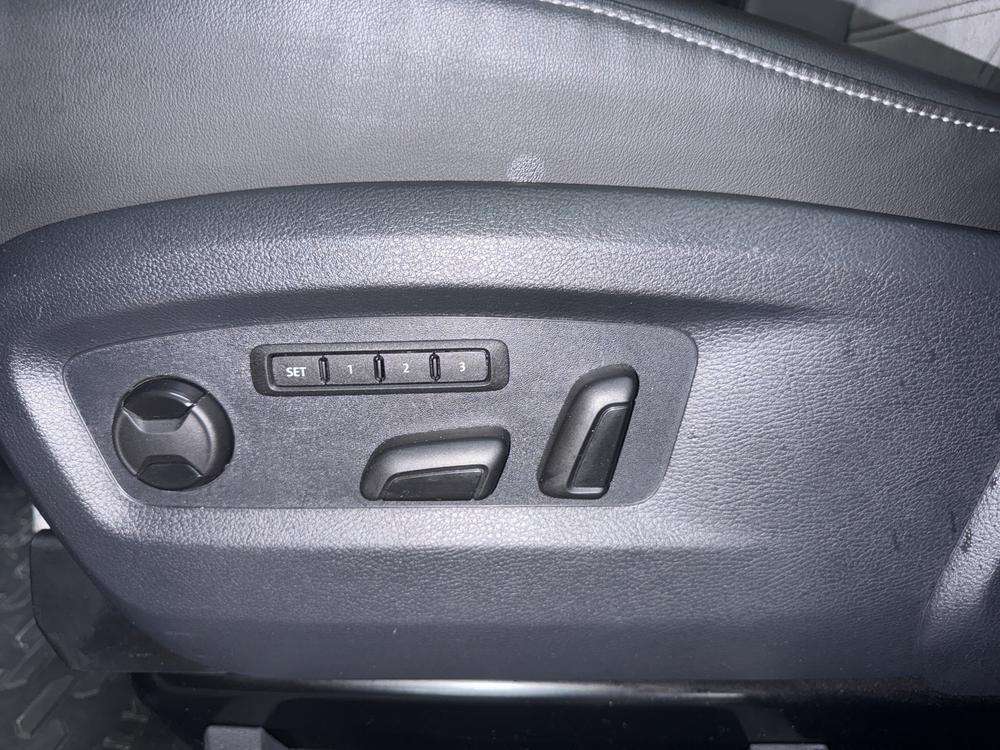 Volkswagen Multivan  Bulli 2022 gris / negro - foto 14