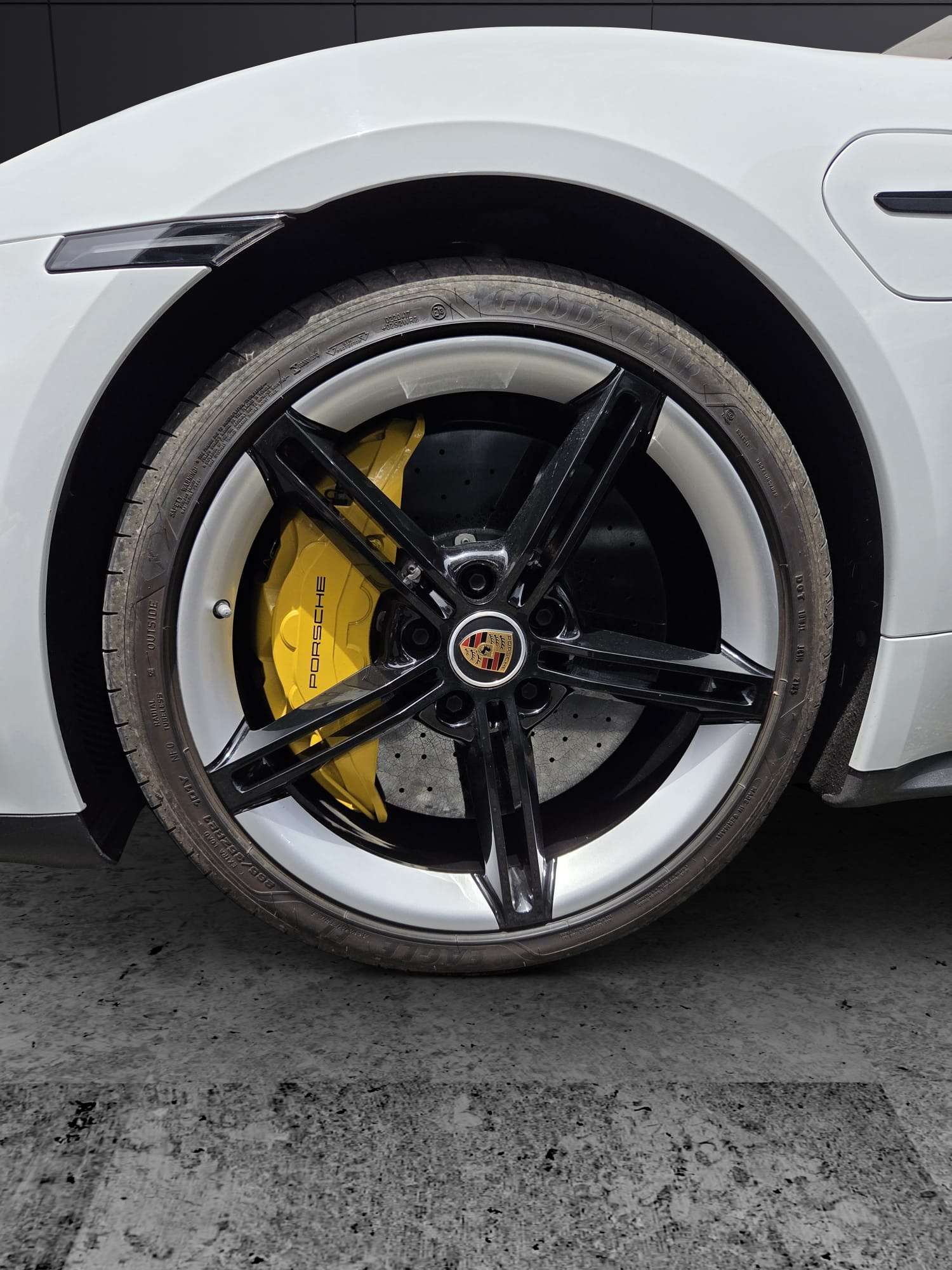 Porsche Taycan Turbo S 2022 blanco - foto 9