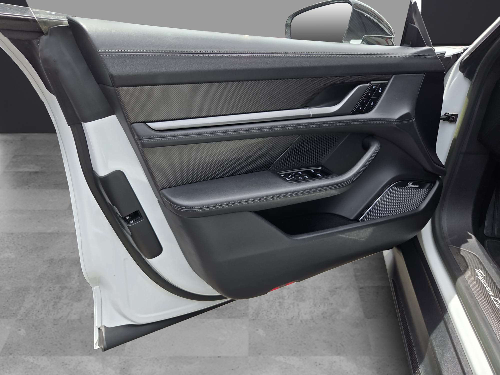 Porsche Taycan Turbo S 2022 blanco - foto 15