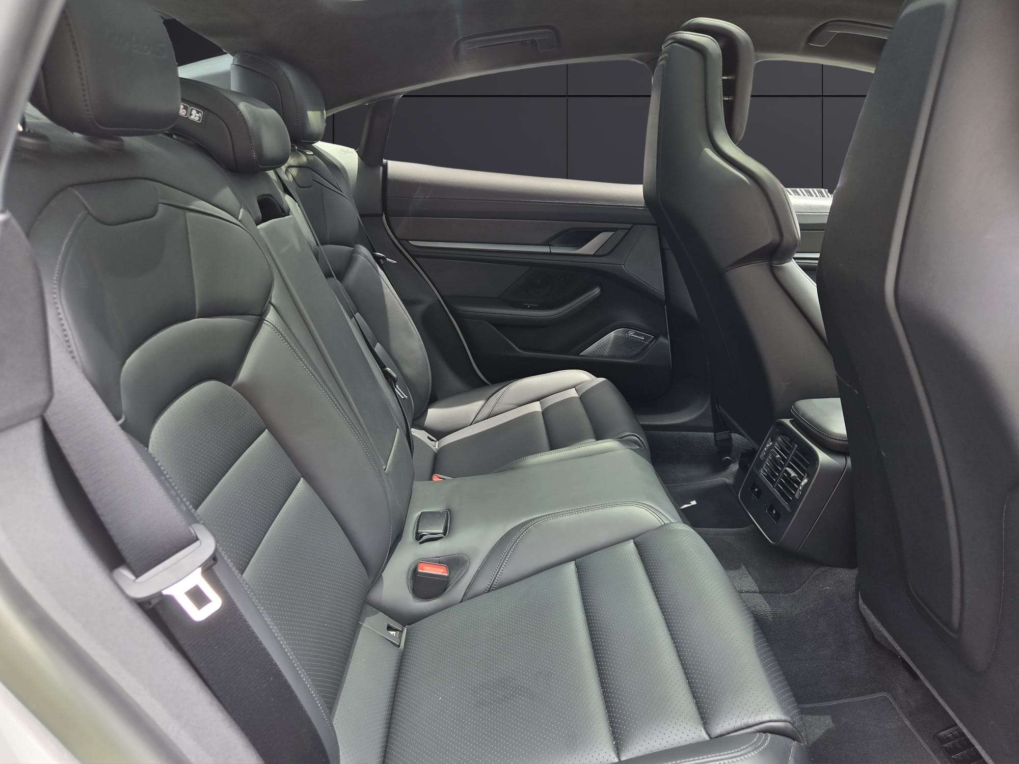Porsche Taycan Turbo S 2022 blanco - foto 16