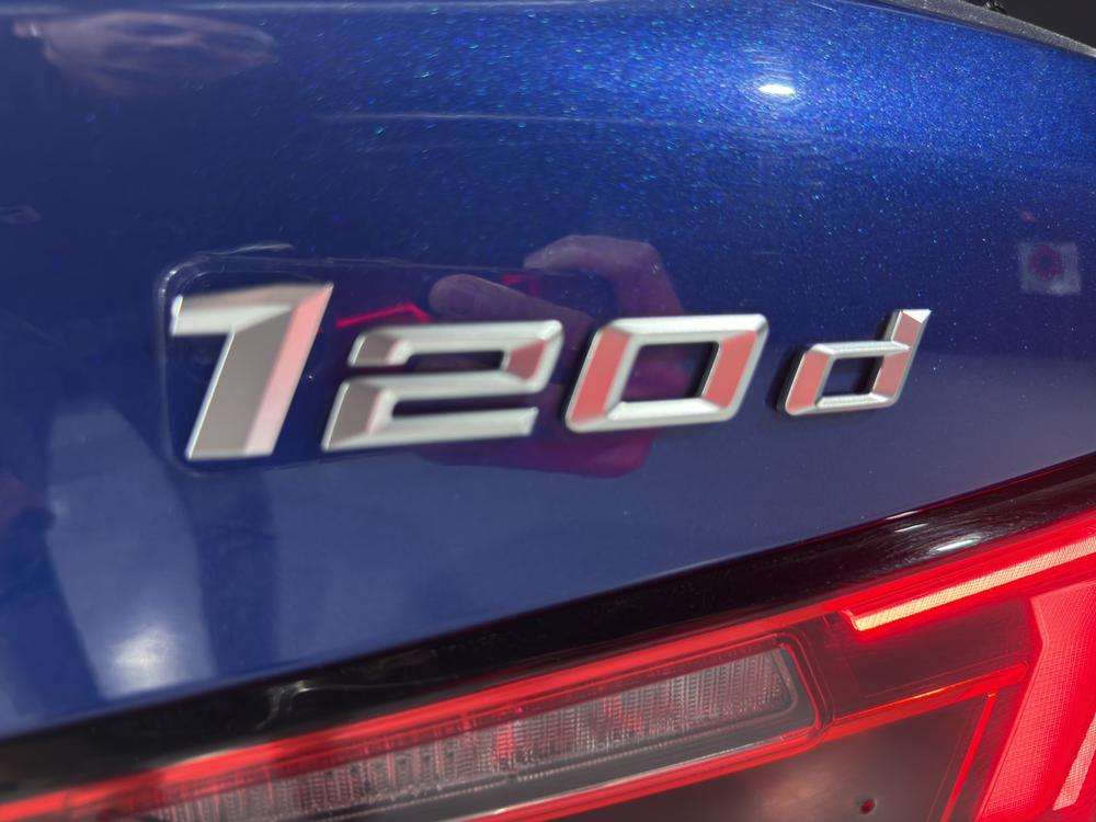 BMW Serie 1 120d 2024 azul - foto 8