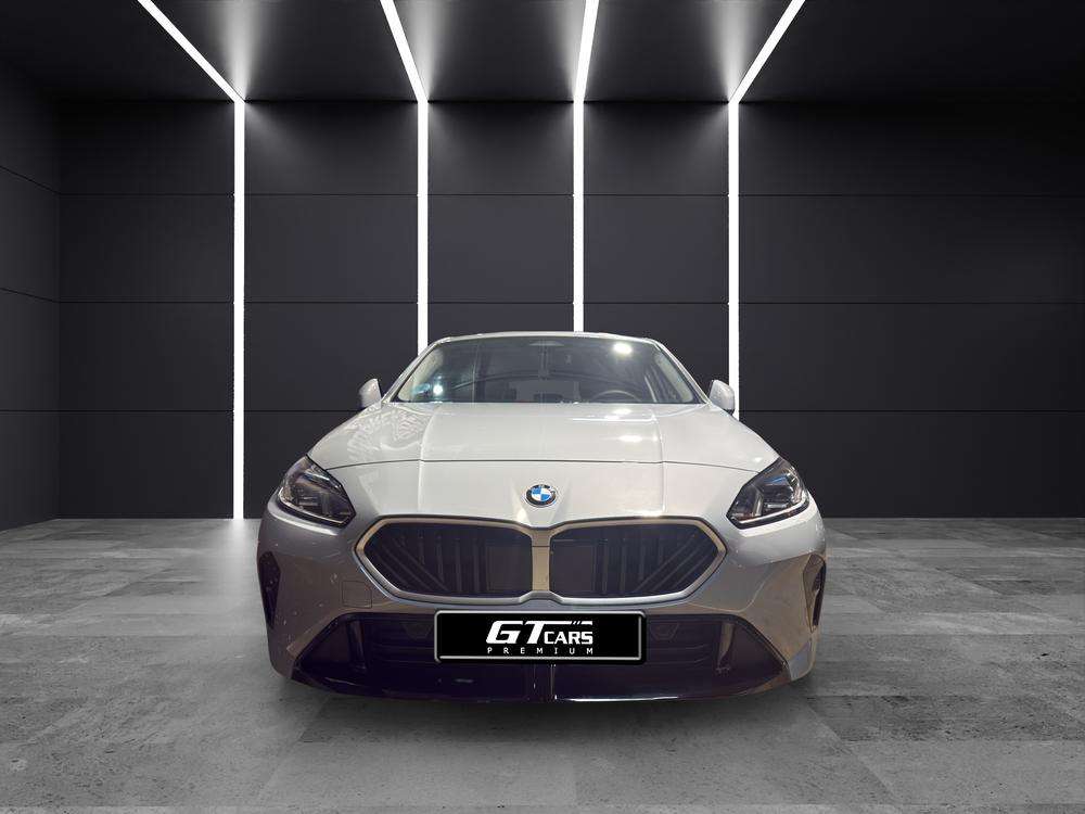 BMW Serie 1 120d 2025 gris - foto 3