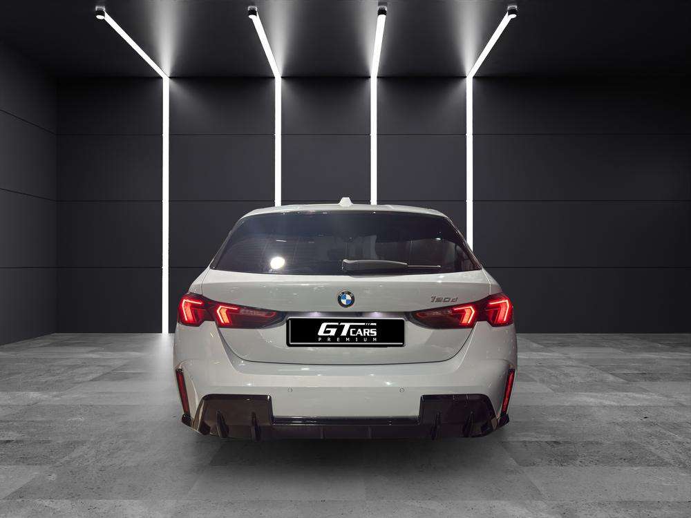 BMW Serie 1 120d 2025 gris - foto 5