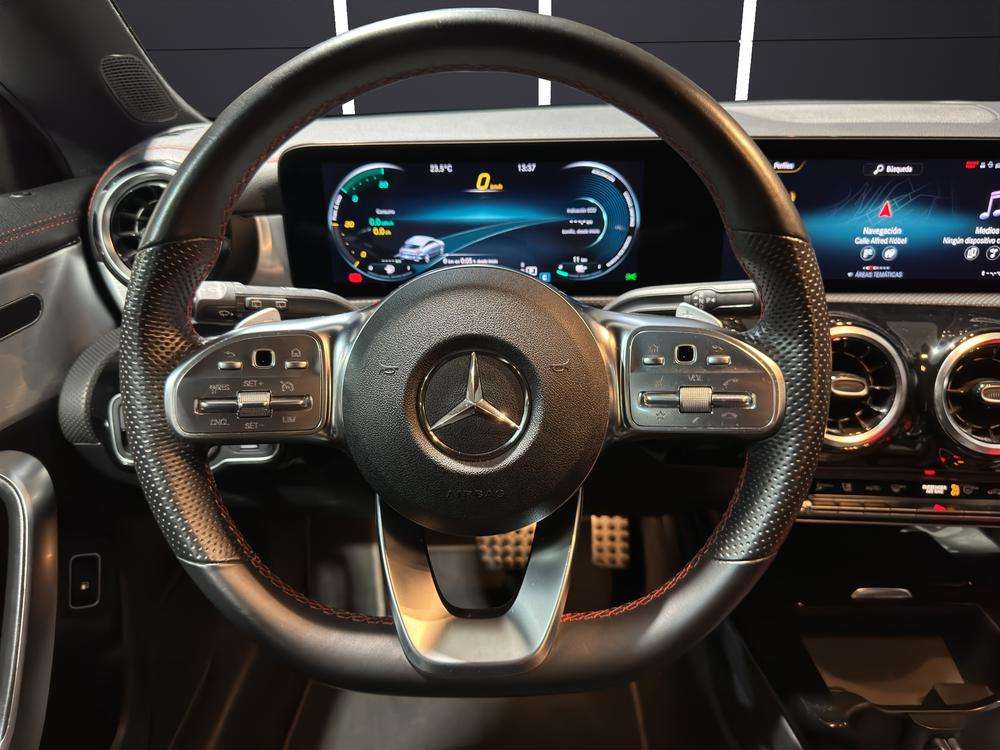 Mercedes-Benz CLA Shooting Brake 250e AMG 2021 blanco - foto 10