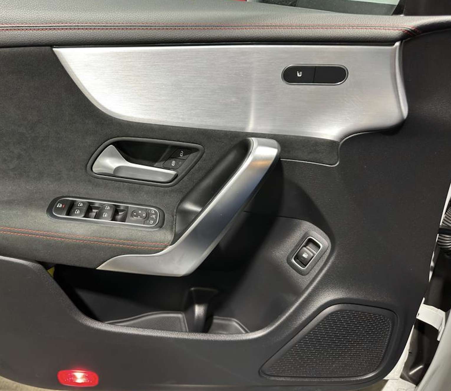 Mercedes-Benz CLA Shooting Brake 250e AMG 2021 blanco - foto 13