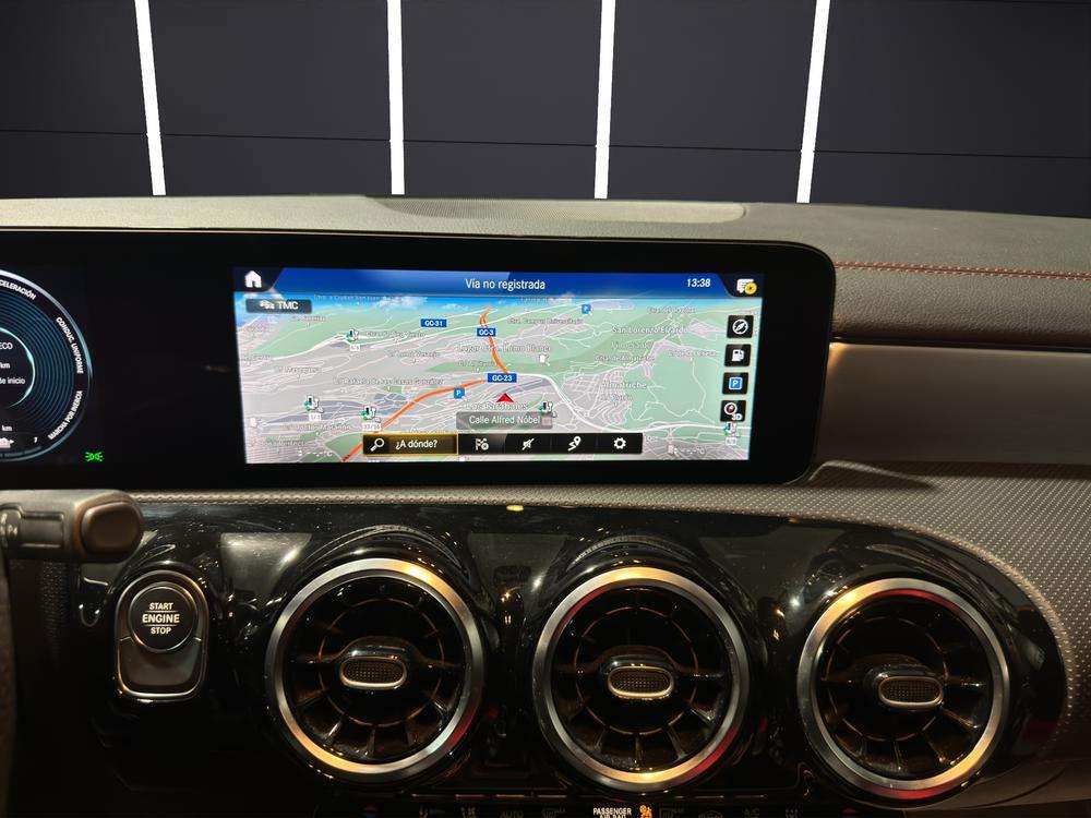 Mercedes-Benz CLA Shooting Brake 250e AMG 2021 blanco - foto 14