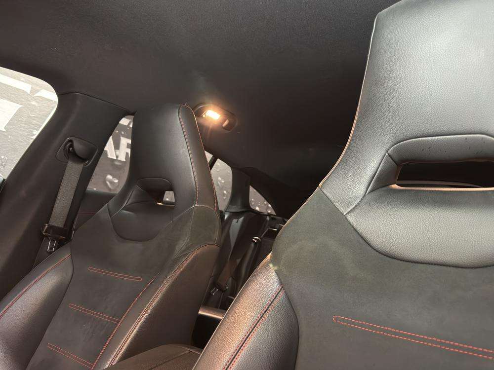 Mercedes-Benz CLA Shooting Brake 250e AMG 2021 blanco - foto 17
