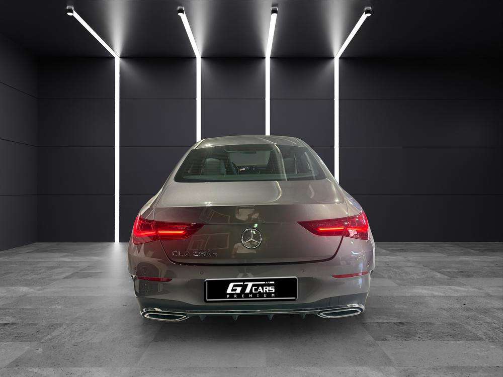 Mercedes-Benz CLA 250e AMG 2025 gris montaña - foto 3