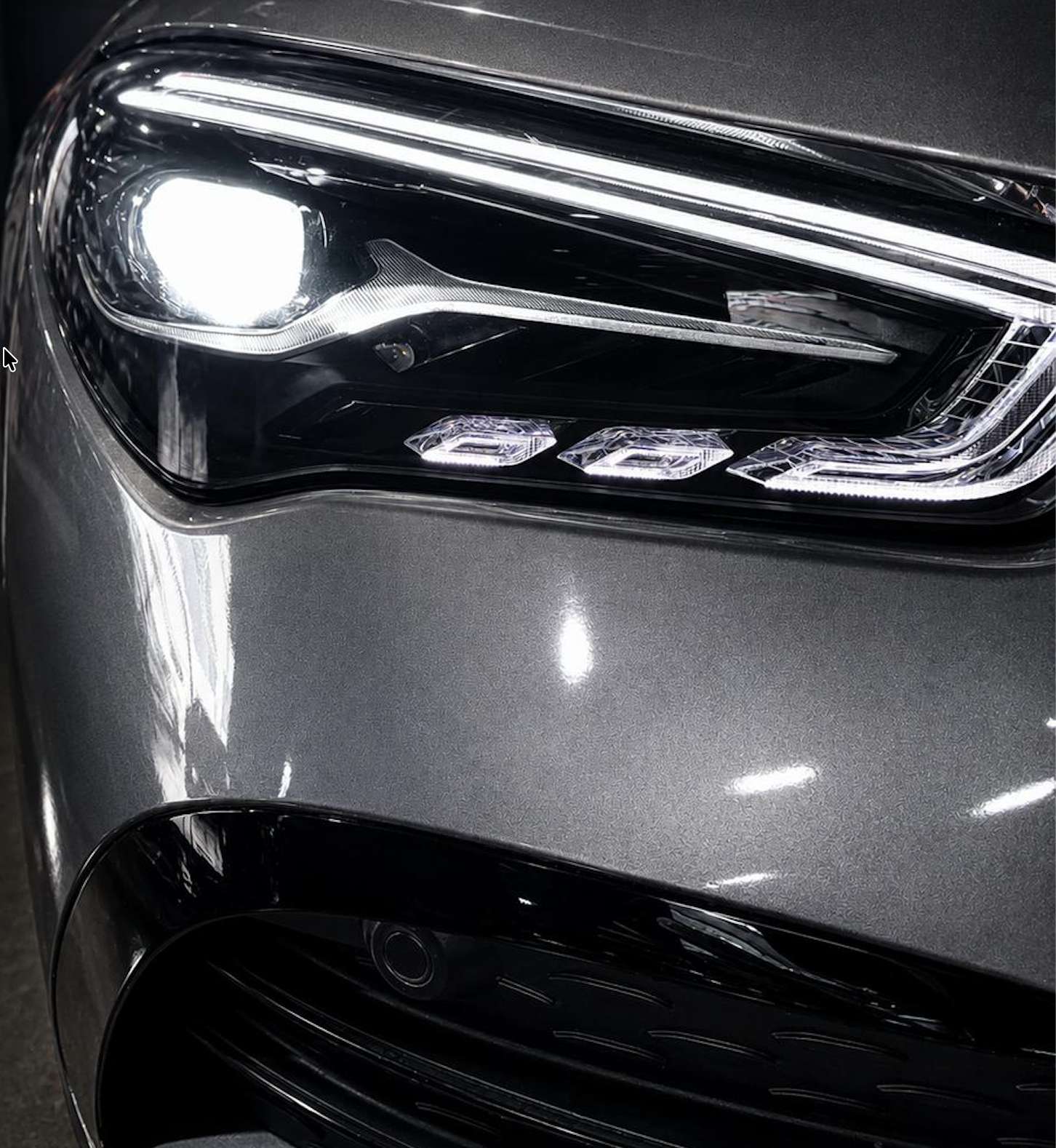Mercedes-Benz CLA 250e AMG 2025 gris montaña - foto 4