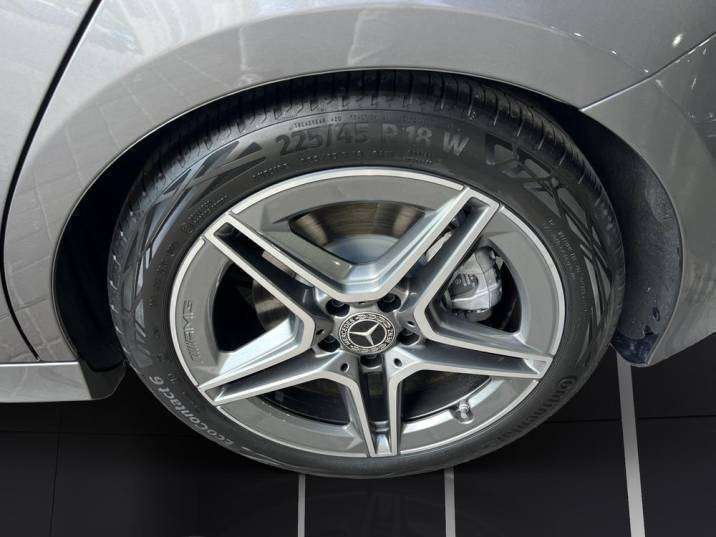 Mercedes-Benz CLA 250e AMG 2025 gris montaña - foto 5