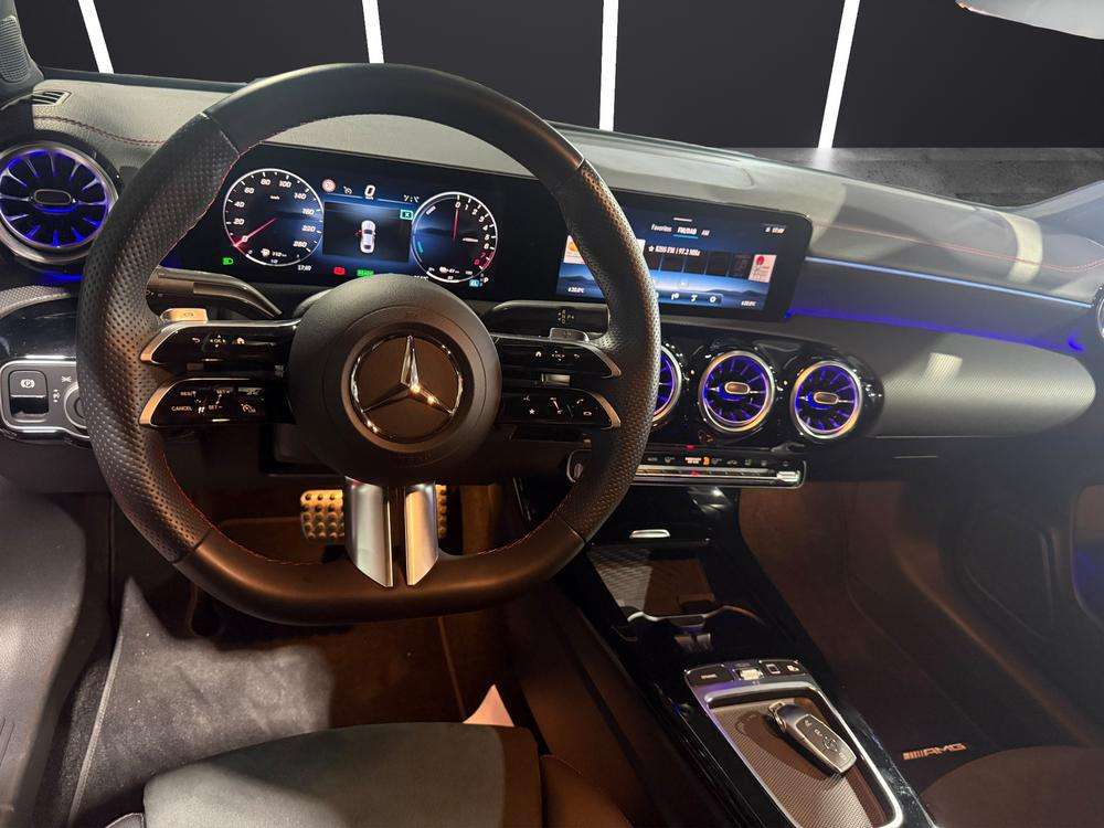 Mercedes-Benz CLA 250e AMG 2025 gris montaña - foto 7