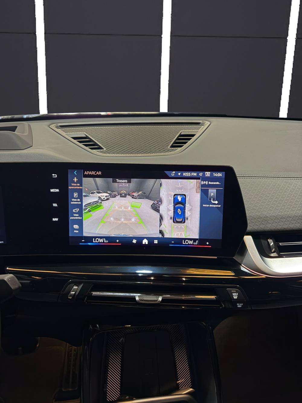 BMW iX2 eDrive 20 M 2024 azul - foto 12
