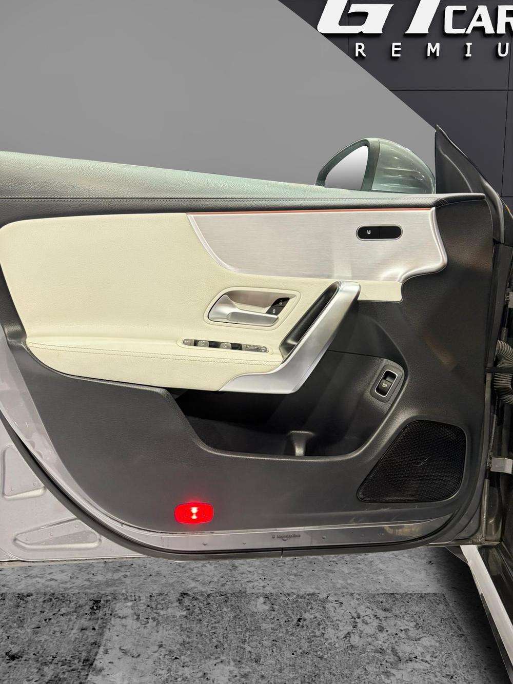Mercedes-Benz CLA 200 AMG 2020 gris montaña - foto 12