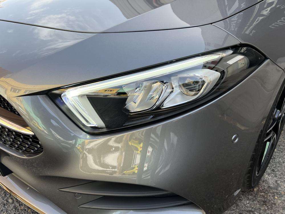 Mercedes-Benz Clase A 200 AMG 2022 gris montaña - foto 7