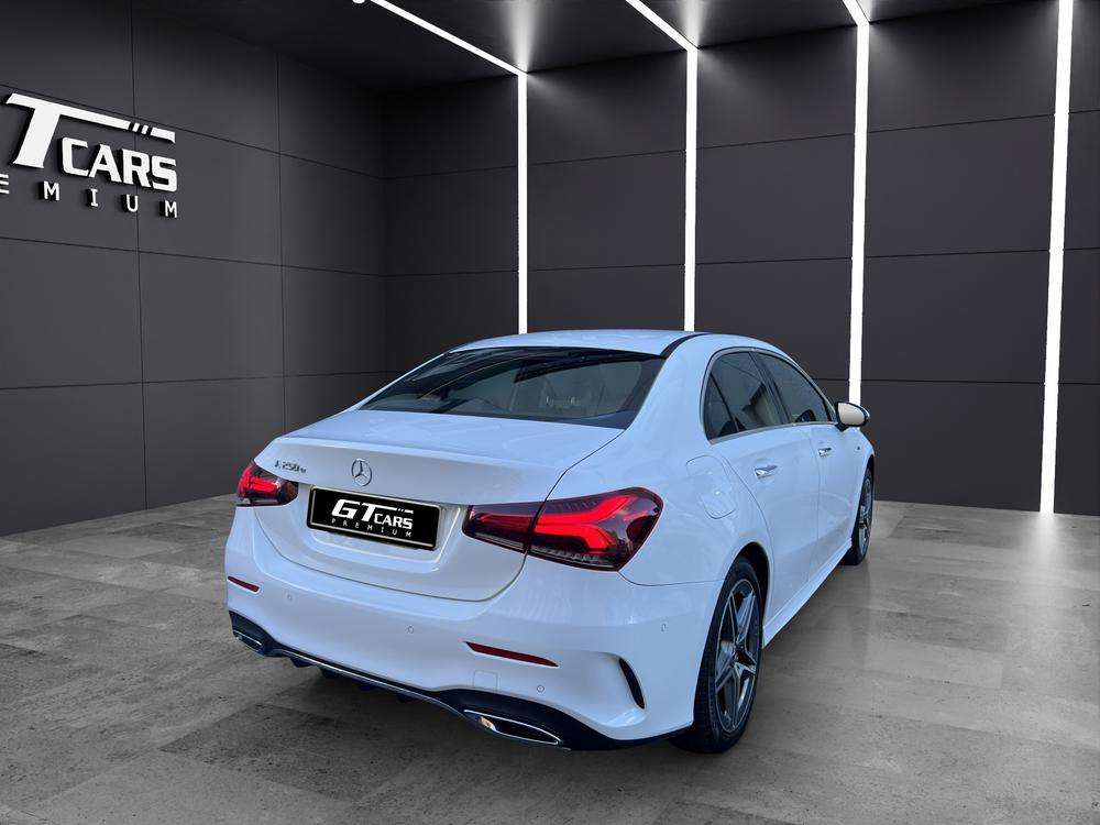 Mercedes-Benz Clase A Sedan 250e AMG 2022 blanco - foto 3