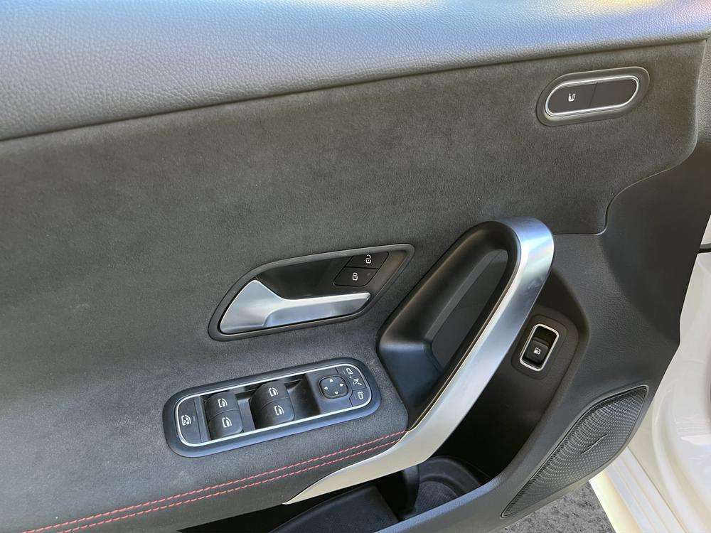 Mercedes-Benz Clase A Sedan 250e AMG 2022 blanco - foto 15