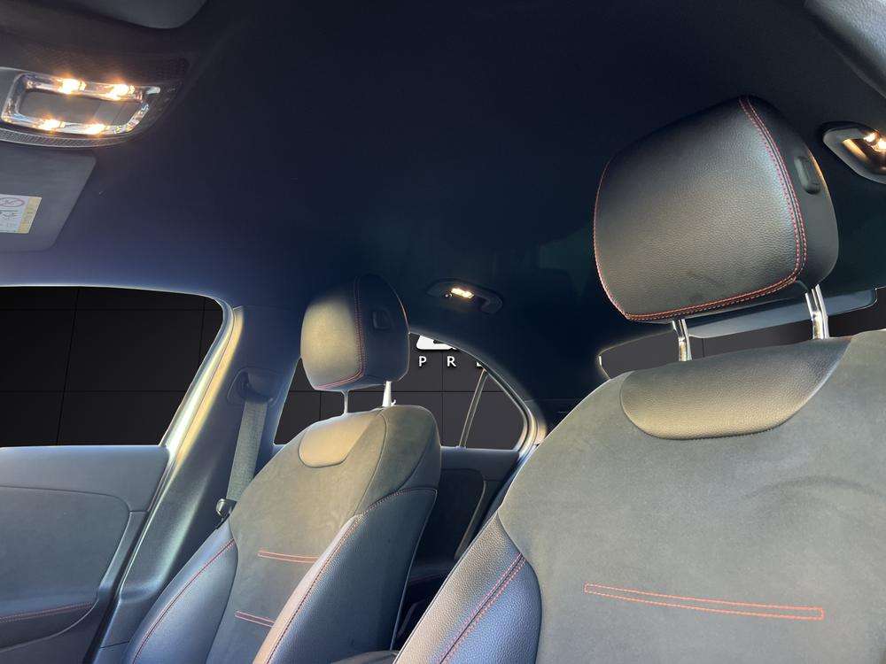 Mercedes-Benz Clase A Sedan 250e AMG 2022 blanco - foto 16