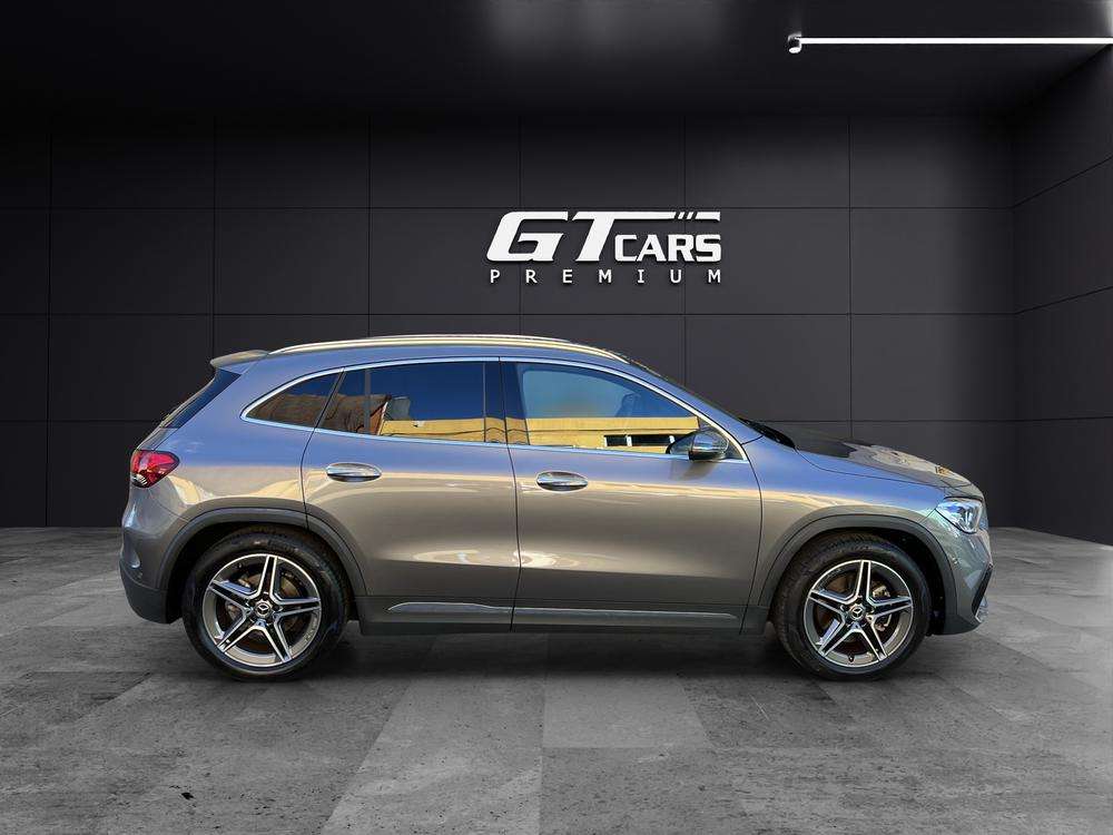 Mercedes-Benz GLA 250e AMG 2022 gris montaña - foto 2