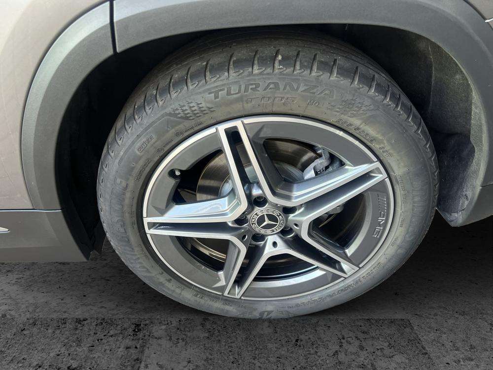Mercedes-Benz GLA 250e AMG 2022 gris montaña - foto 6