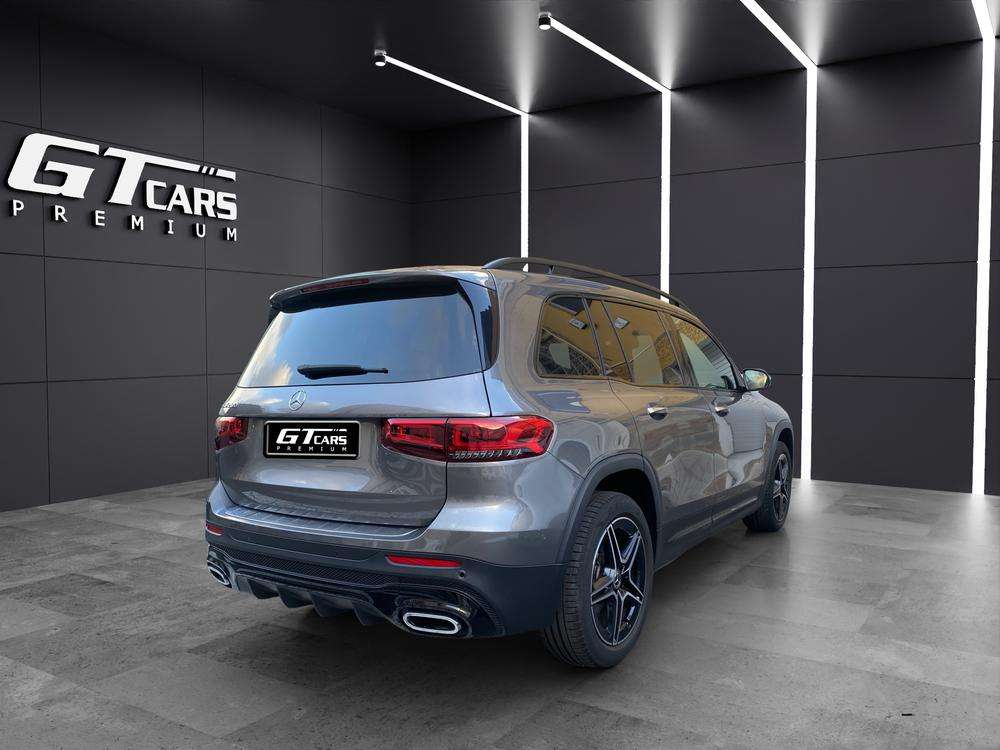 Mercedes-Benz GLB 200D AMG 2022 gris montaña - foto 3