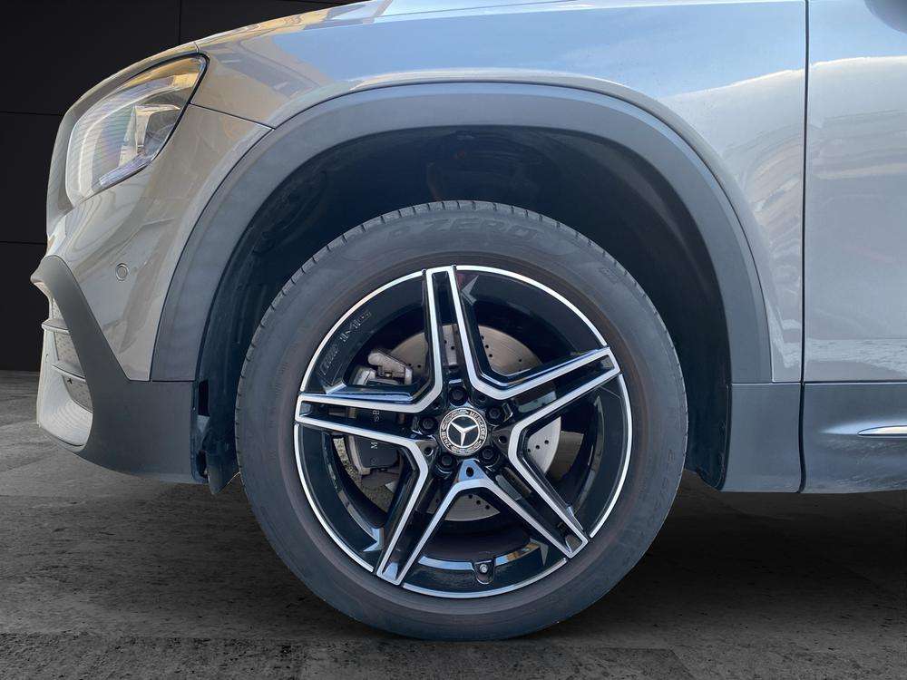Mercedes-Benz GLB 200D AMG 2022 gris montaña - foto 7