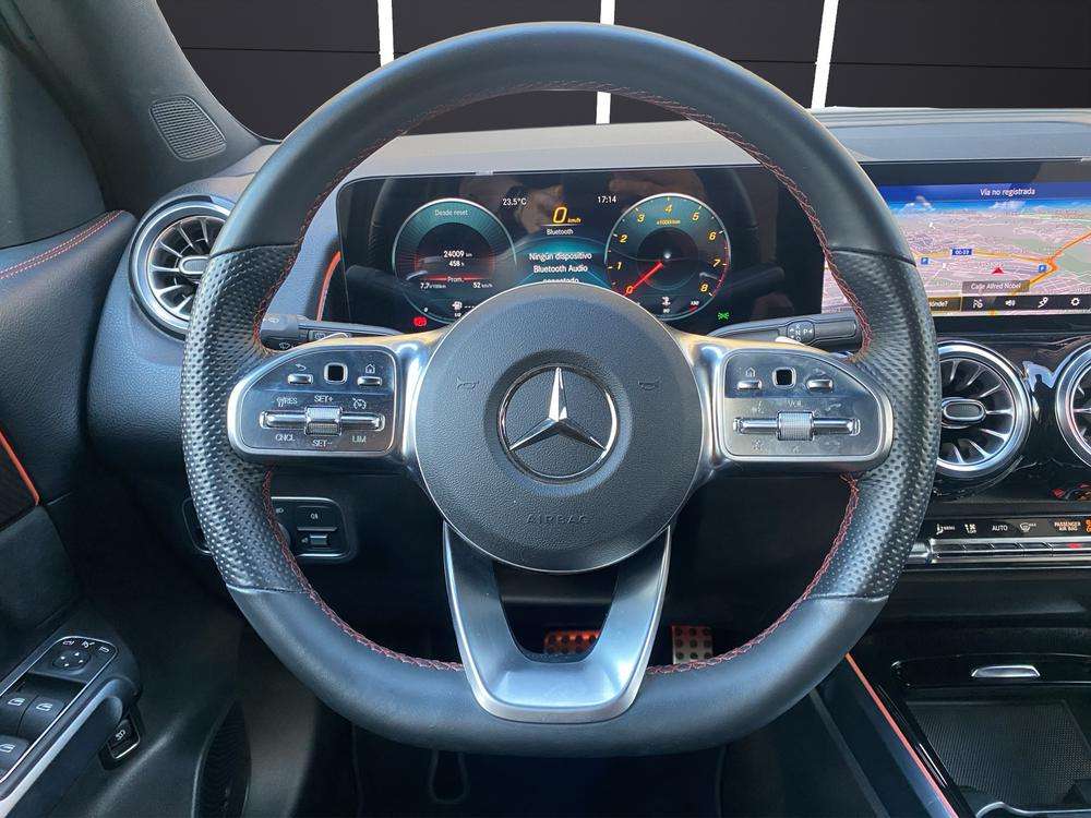 Mercedes-Benz GLB 200D AMG 2022 gris montaña - foto 10