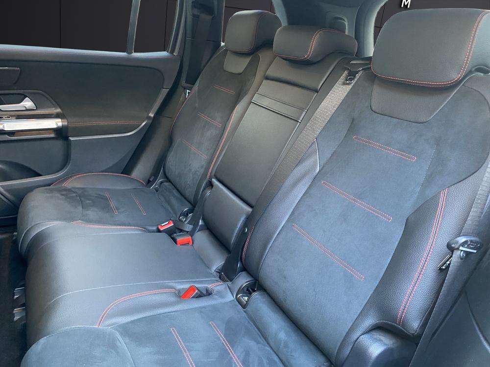 Mercedes-Benz GLB 200D AMG 2022 gris montaña - foto 14