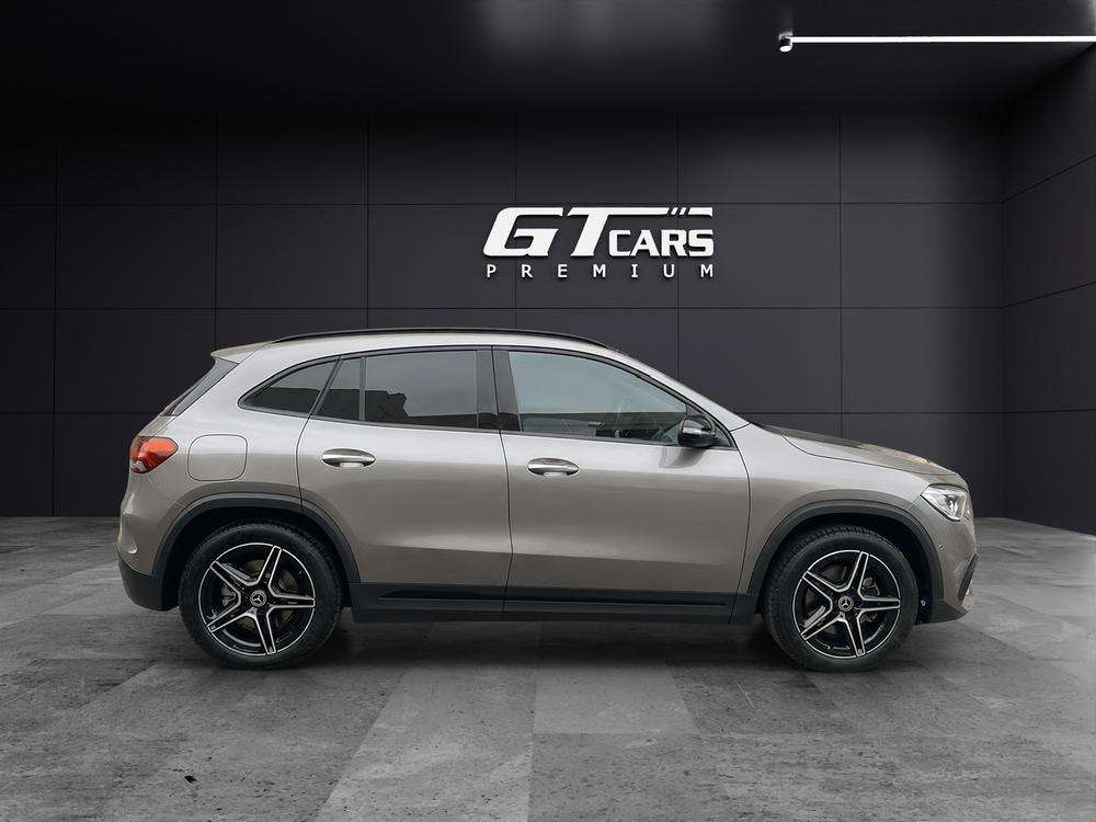Mercedes-Benz GLA 200 AMG 2022 gris montaña - foto 2