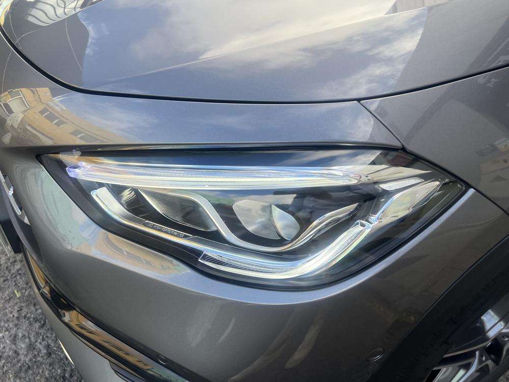 Mercedes-Benz GLA 200 AMG 2022 gris montaña - foto 5