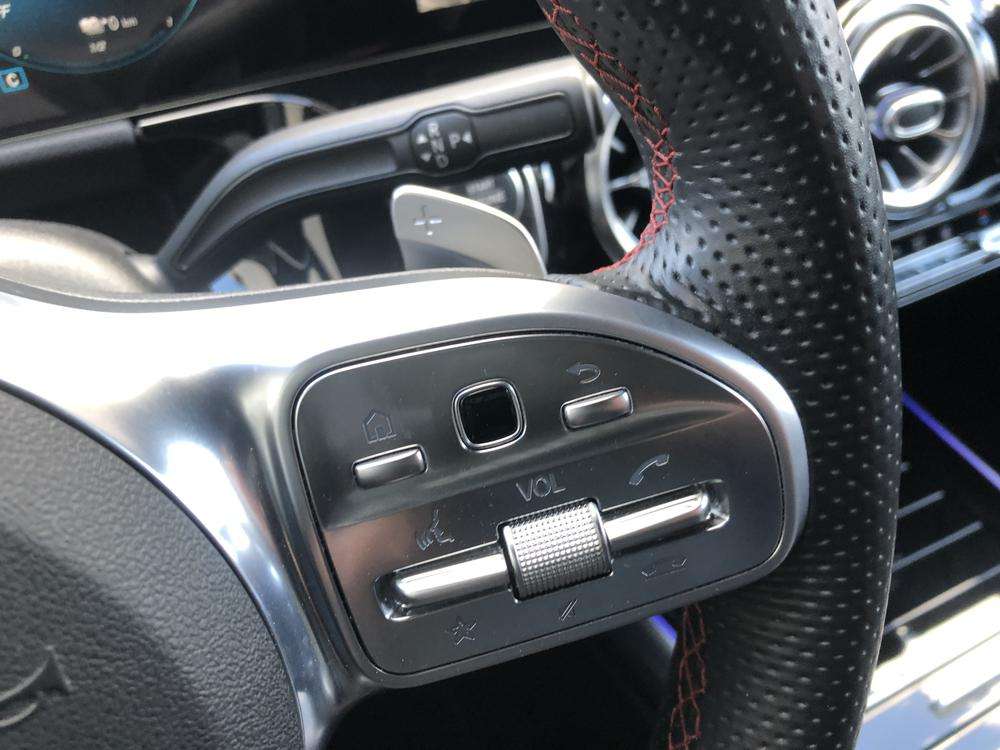 Mercedes-Benz GLA 200 AMG 2022 gris montaña - foto 10