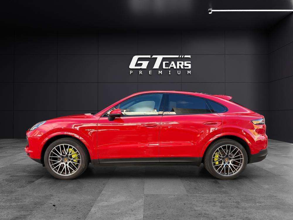 Porsche Cayenne Coupé E-Hybrid 2022 rojo - foto 2