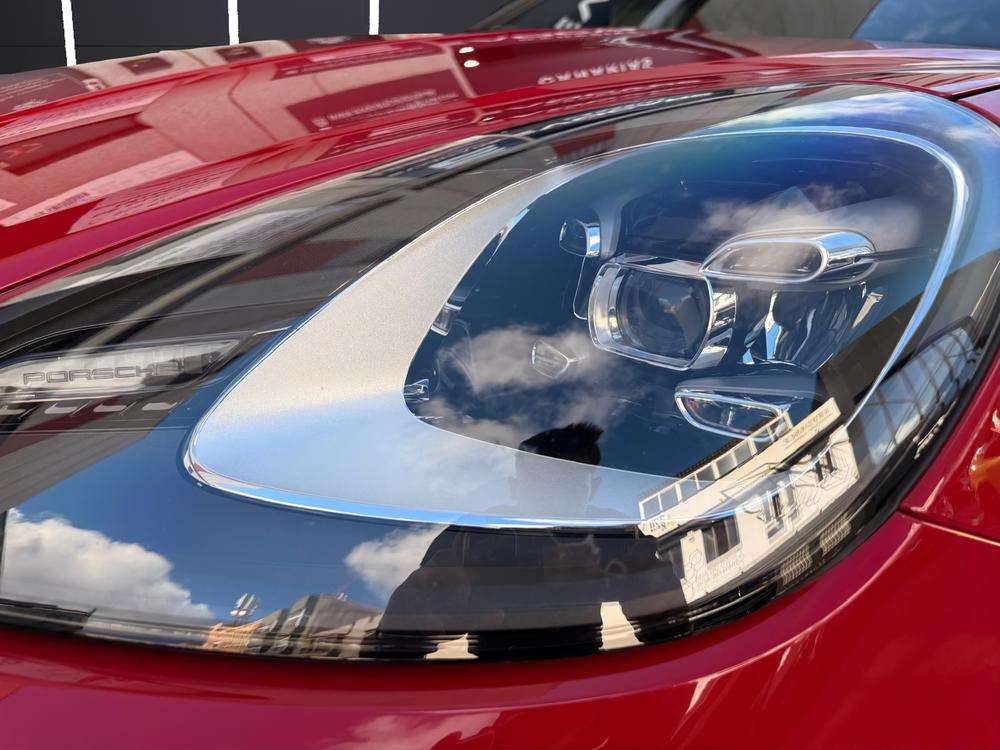 Porsche Cayenne Coupé E-Hybrid 2022 rojo - foto 6