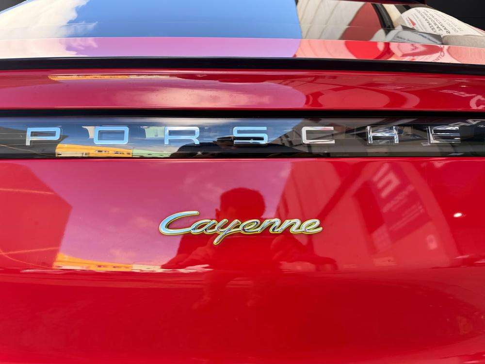 Porsche Cayenne Coupé E-Hybrid 2022 rojo - foto 8
