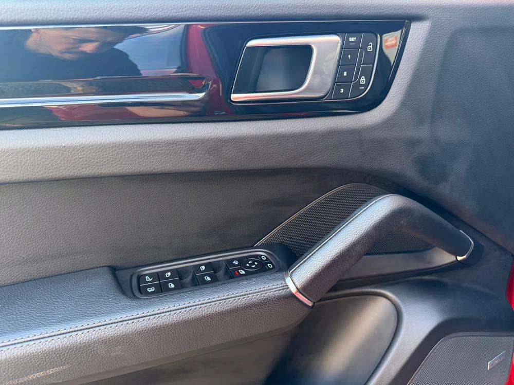 Porsche Cayenne Coupé E-Hybrid 2022 rojo - foto 14