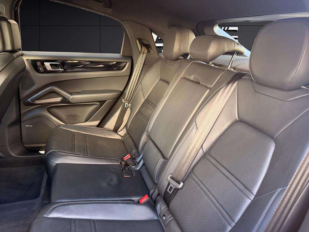 Porsche Cayenne Coupé E-Hybrid 2022 rojo - foto 15