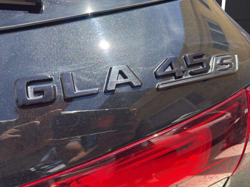 Mercedes-Benz GLA 45 S AMG 2023 negro - foto 8