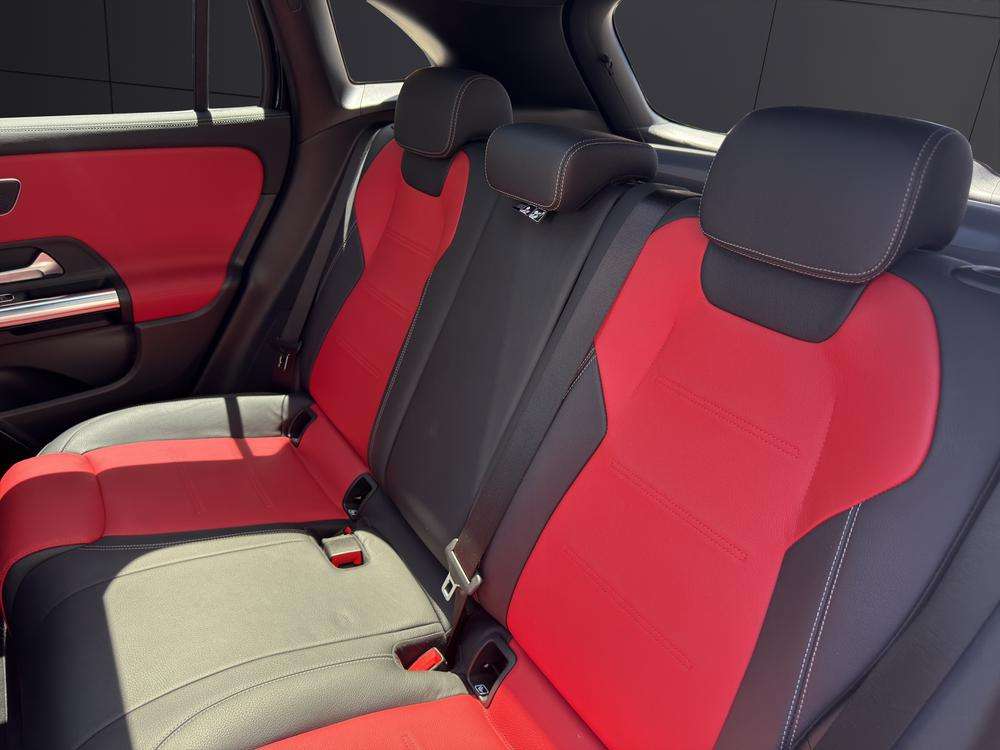 Mercedes-Benz GLA 45 S AMG 2023 negro - foto 16